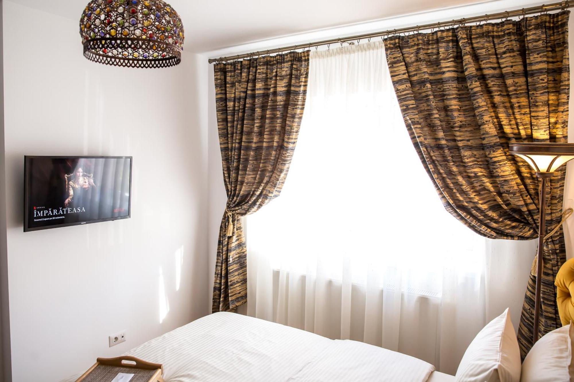 Jsn House - Private Parking & Premium Services * Bucarest
