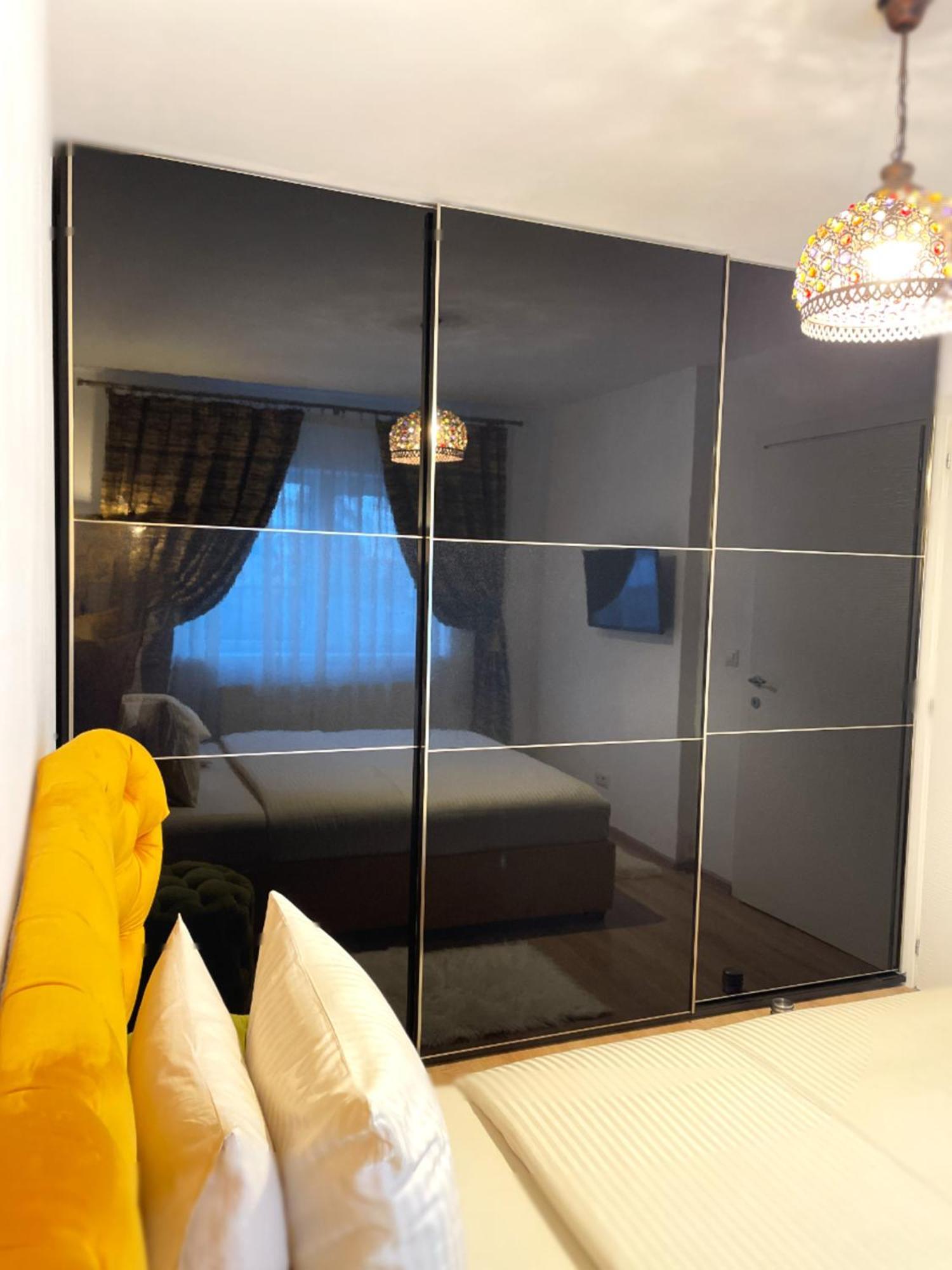 Jsn House - Private Parking & Premium Services Bucarest